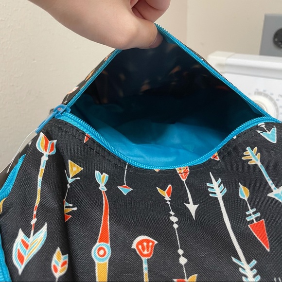 ARROW PRINT BACKPACK - Picture 9 of 16